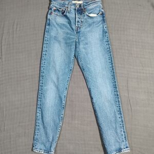 Levi's Premium Jeans Women's Size 24x27 Light Wash‎ Button Fly Wedgie Denim